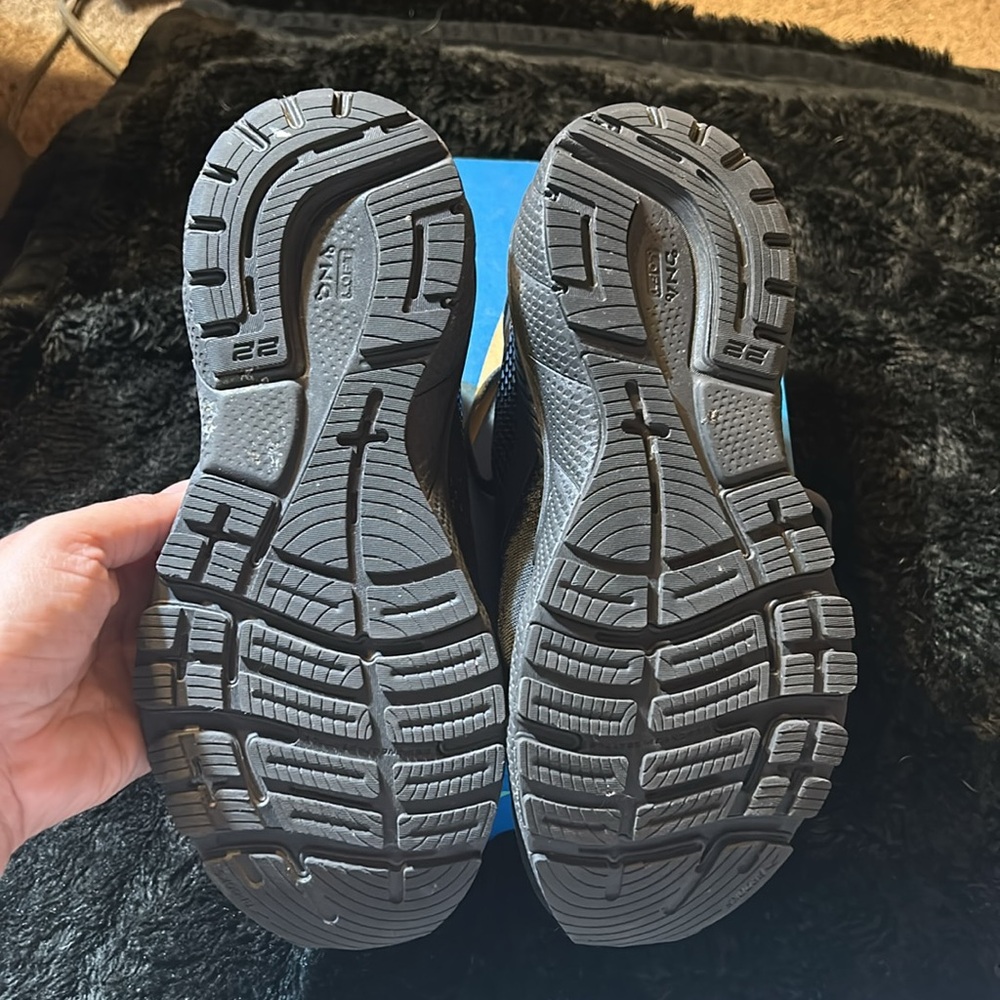 Brooks Adrenaline GTS 22 shoes - Picture 5 of 6